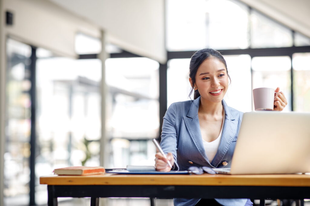 an accountant using her laptop